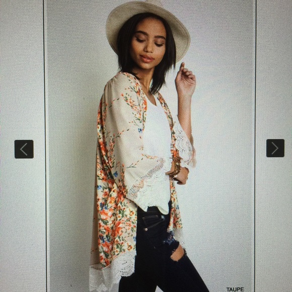 FINAL SALE !Stunning kimono for all occasions 💞😘 - Picture 2 of 3