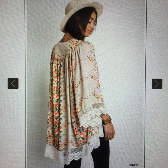 FINAL SALE !Stunning kimono for all occasions 💞😘 - Picture 3 of 3