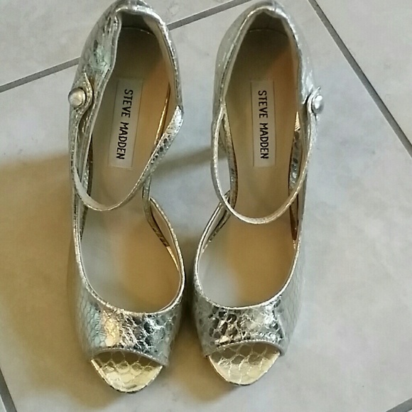 Shoe - Picture 1 of 1