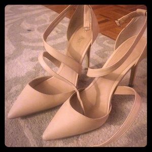 Light pink strapped heels size 8
