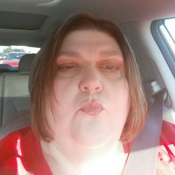 Meet your Posher, Rachelle - Picture 2 of 3