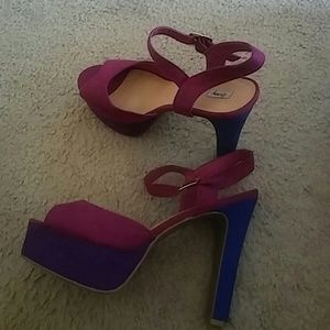 Women's platform shoe....blue, purple and fushia.