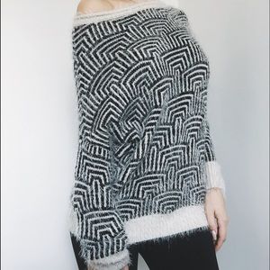 Lumiere off white- navy sweater