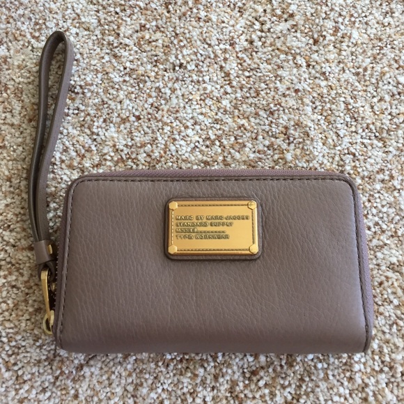 Marc by Marc Jacobs wristlet