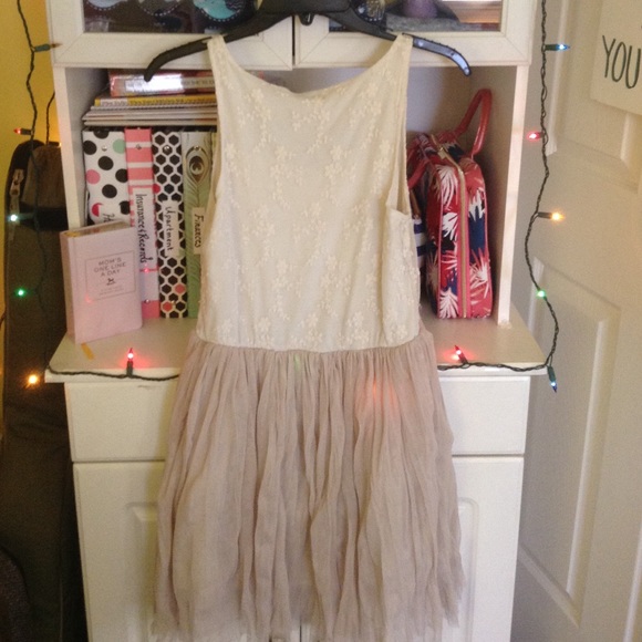 Flower embroidery with Tool Dress by Delias - Picture 2 of 4