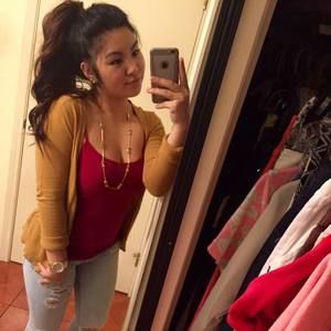 Meet your Posher, Alyssa