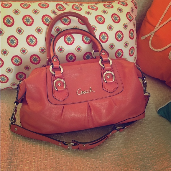 Authentic Coral Coach bag 🚫reserved