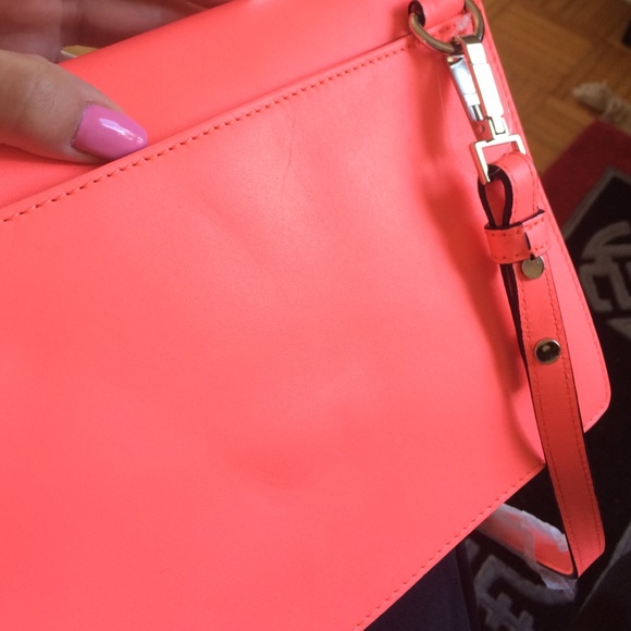 🆕 Milly "Colby" Cross body handbag - Picture 3 of 4