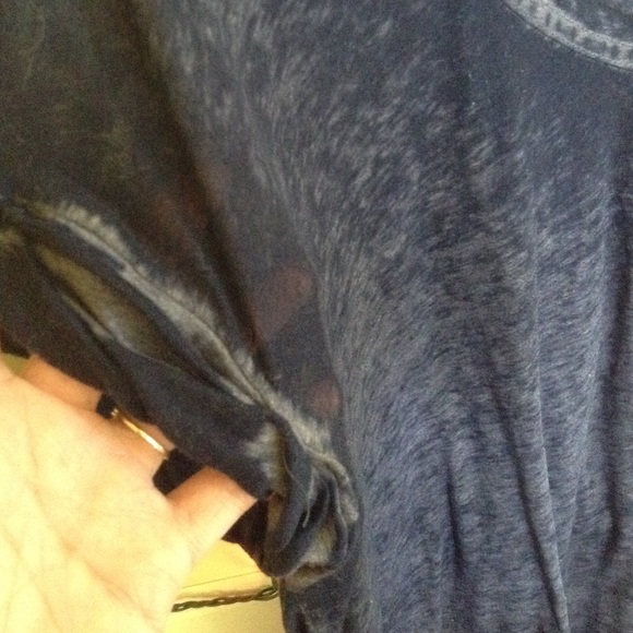 Large Navy Blue V-neck Tee - Picture 4 of 4