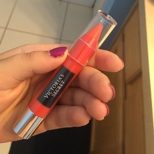 VS matte lip crayon
