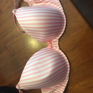 Victoria secret bra 38D