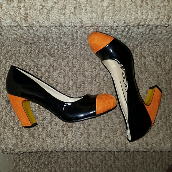 🎉HP🎉Henry Ferrera NEW Color Block Adorable Heels - Picture 2 of 3