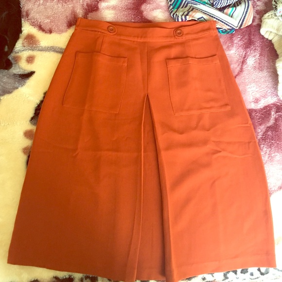 Midi skirt with pockets