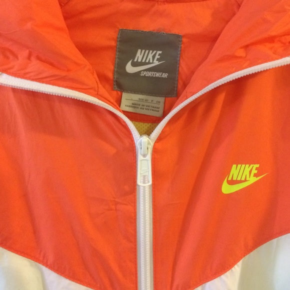 🏐🎾Nike Zippered Jacket Size Small⚽️🏀 - Picture 2 of 4