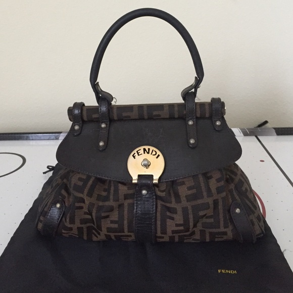 🚫SOLD🚫Authentic Fendi bag great condition