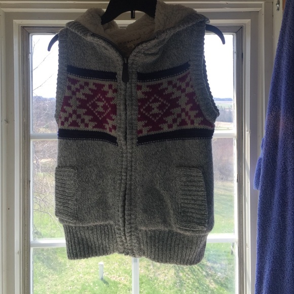 Fuzzy warm hooded vest