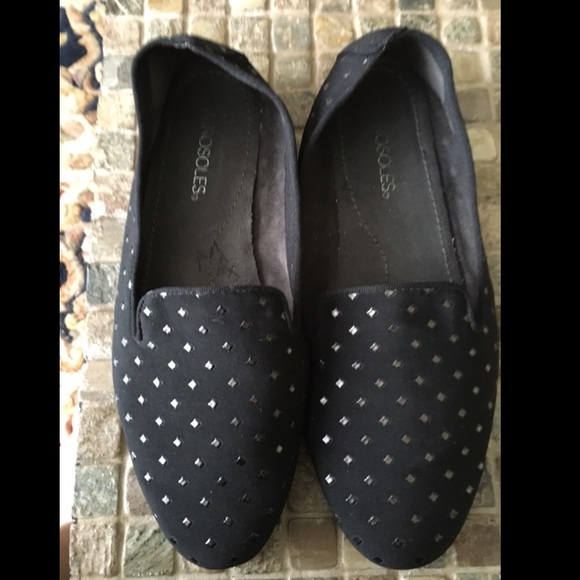 BLACK AEROSOLES FLATS!