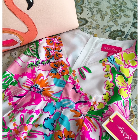 Lilly Pulitzer Tops - 🎀NWT, Lilly Pulitzer Floral Top🎀