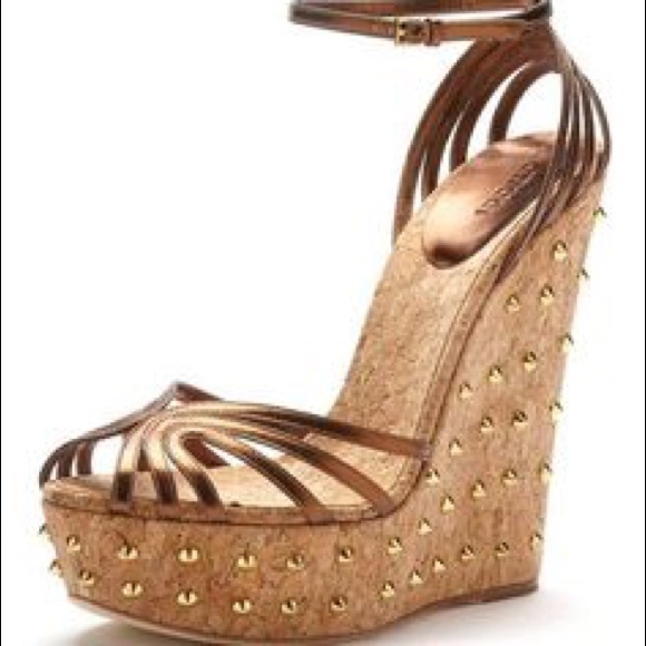 🔴SOLD 🔴Gucci bronze corked studded wedges