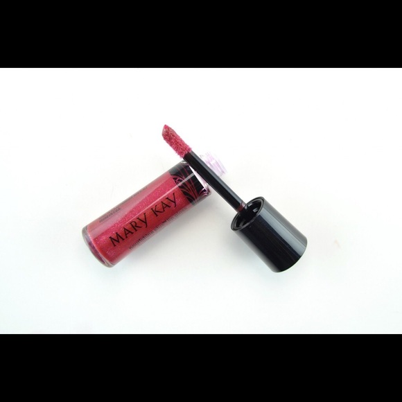 NIB Mark Kay Nourishine Lip Gloss - Sparkle Berry