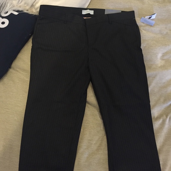Never worn gap slim cropped pants