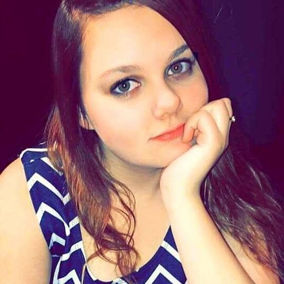 Meet your Posher, Alyssa - Picture 1 of 1