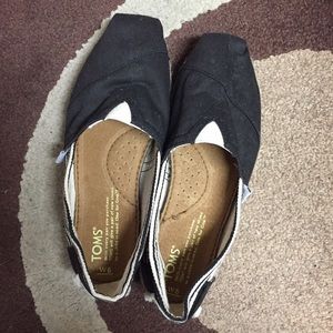 Tom's slip on