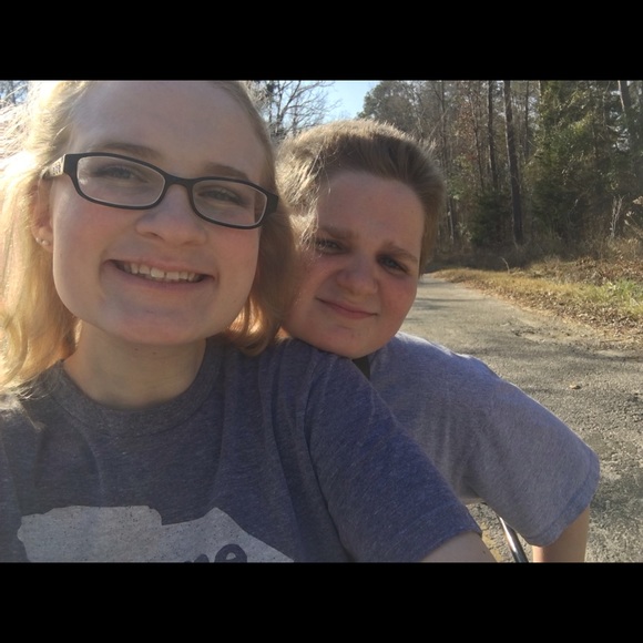 Meet your Posher, Logan - Picture 3 of 4