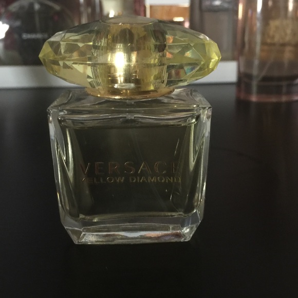 Versace Eau Tollette  " Yellow Diamond" 1.0