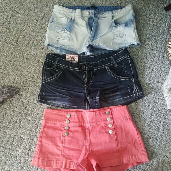 Size 9 shorts. From forever 21 and wet seal. - Picture 1 of 4