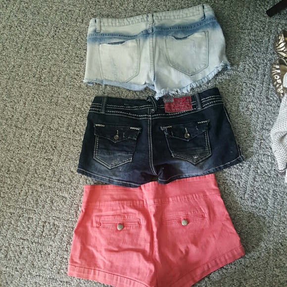 Size 9 shorts. From forever 21 and wet seal. - Picture 2 of 4