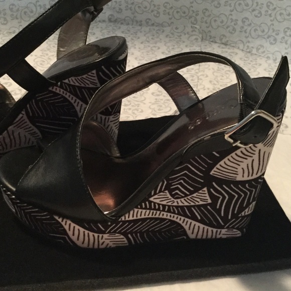 CLOSET CLEANING - Summer Wedge