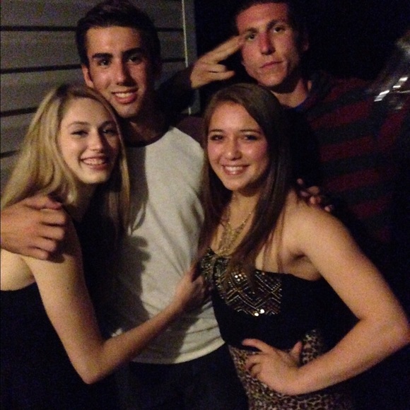 Meet your posher: Gabrielle - Picture 2 of 2