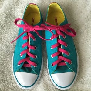 ‼️FINAL PRICE‼️ 🎀HP🎀 Converse Shoes