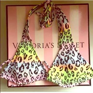 ‼️ CLEARANCE ‼️Triangle Bikini Top💖