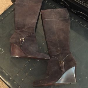 Suede wedge boots