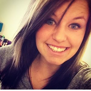 Meet your Posher, Kayla