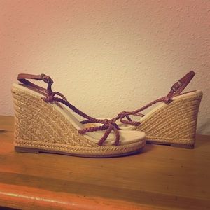 Banana Republic Wedge 🌺