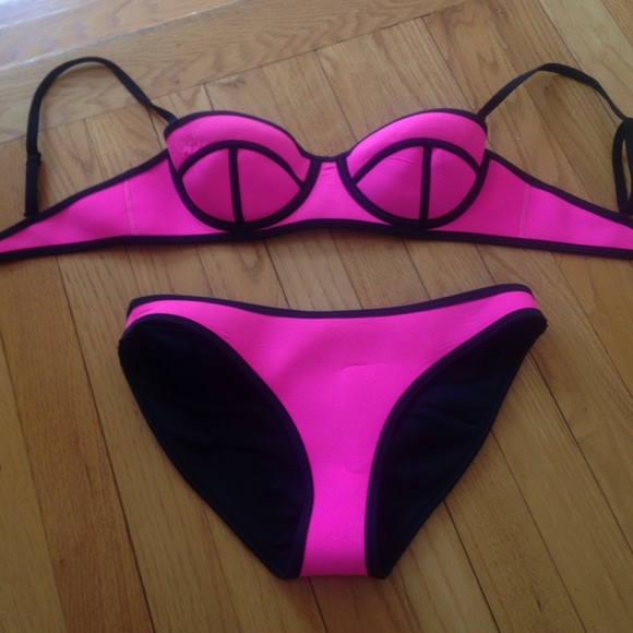 Look-a-like Triangl suit