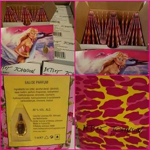 Betsey Johnson Perfume Samples 25 Samples NIB
