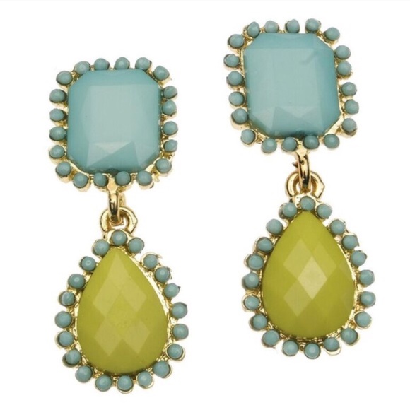 🎀JUST IN🎀 T&J Designs Mint/Green Drop Earrings - Picture 2 of 2