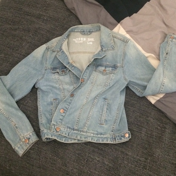 Light Wash Gap Jean Jacket