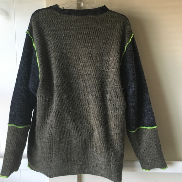 Sweater - Picture 2 of 4