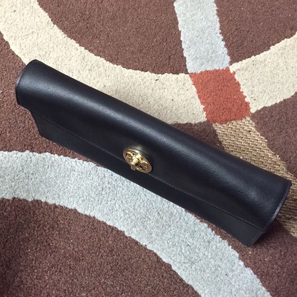 Authentic Tory Burch clutch - Picture 2 of 4