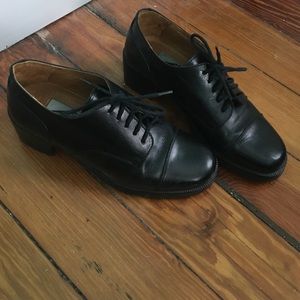 Black Aldo tie shoes