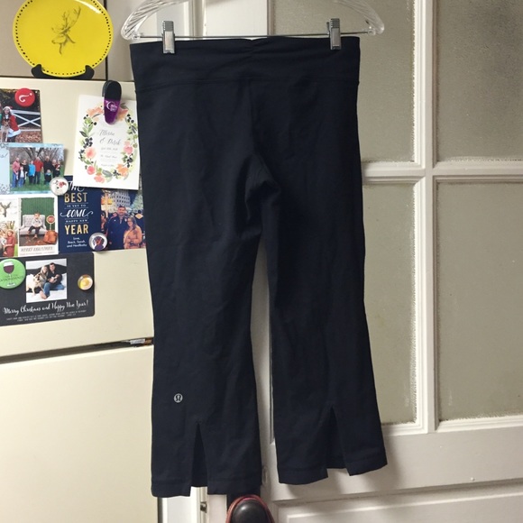 Lululemon Athletica Black Gather & Crow Crop Size6