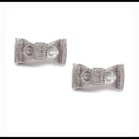 🎀JUST IN🎀 T&J Designs Silver Bow Studs - Picture 2 of 2