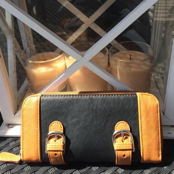 NY&C Black and Tan Wallet