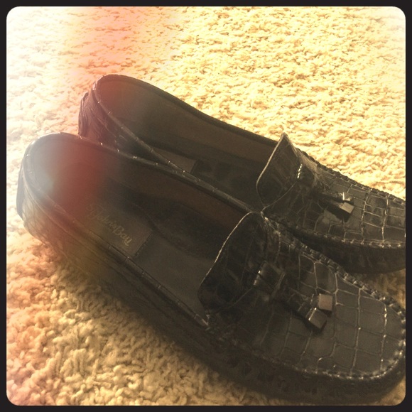 Black crocodile like skin 8 1/2