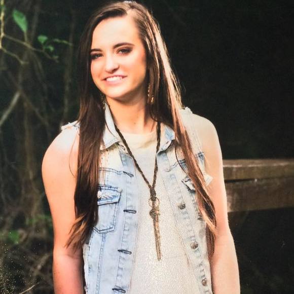 Meet your Posher, Kenzie